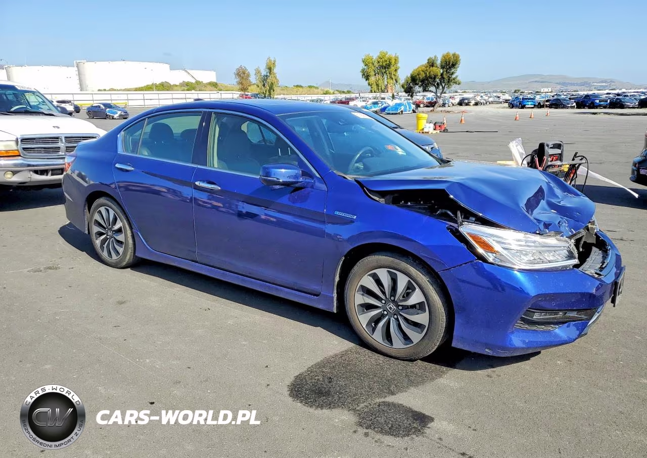 2017 Honda Accord Touring Hybrid VIN:JHMCR6F70HC005685 - 4