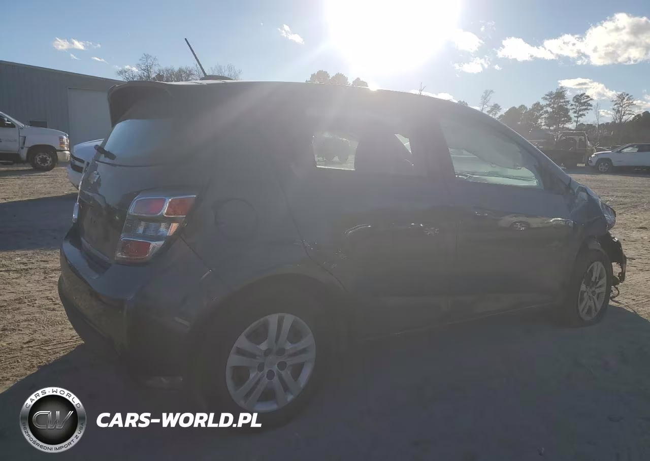 2020 Chevrolet Sonic VIN:1G1JG6SBXL4125644 - 3