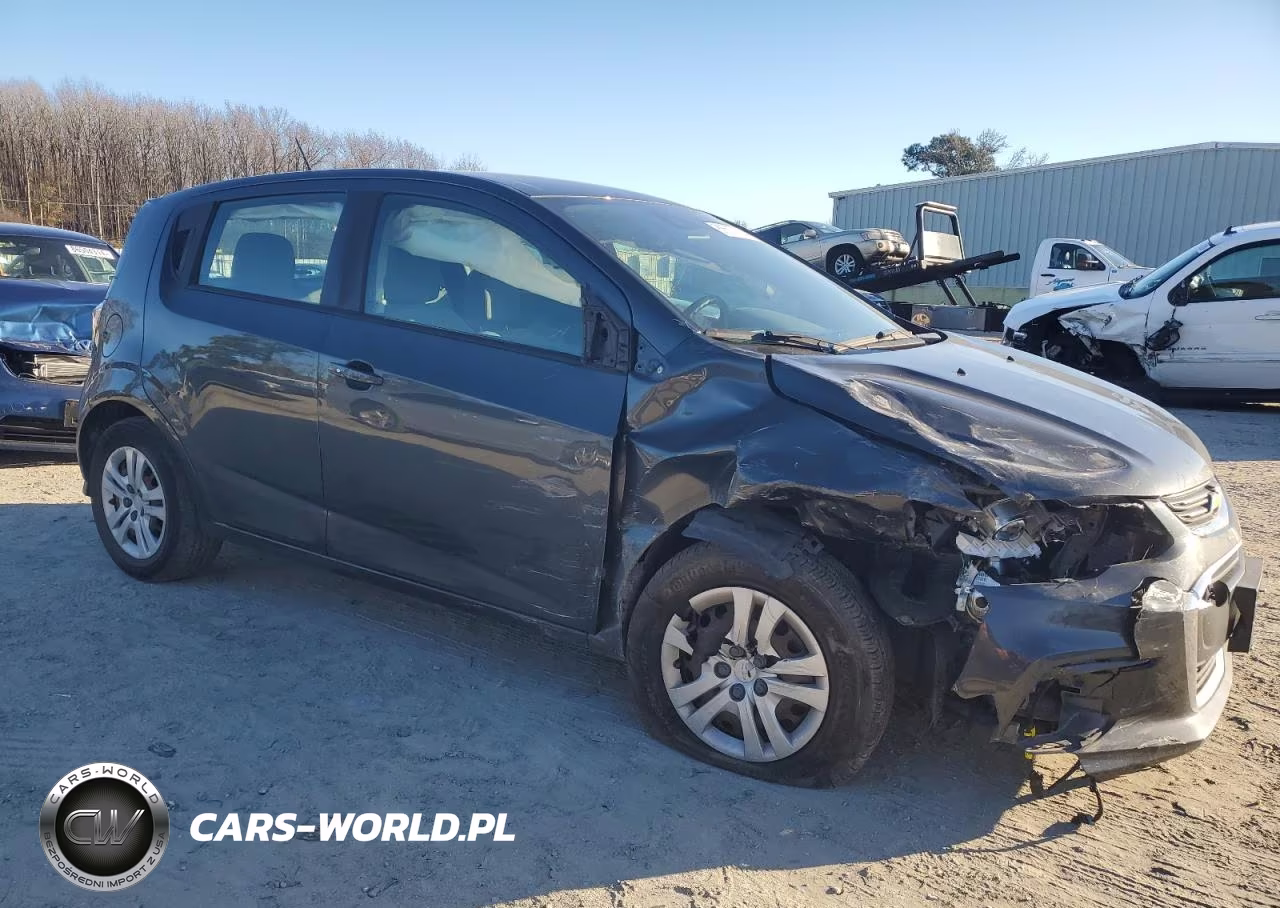 2020 Chevrolet Sonic VIN:1G1JG6SBXL4125644 - 4