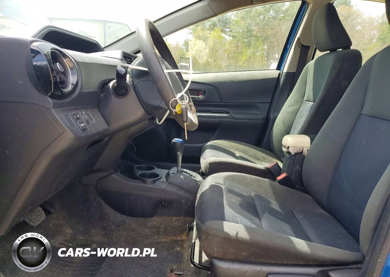 2015 Toyota Prius C Two VIN:JTDKDTB30F1101824 - 7