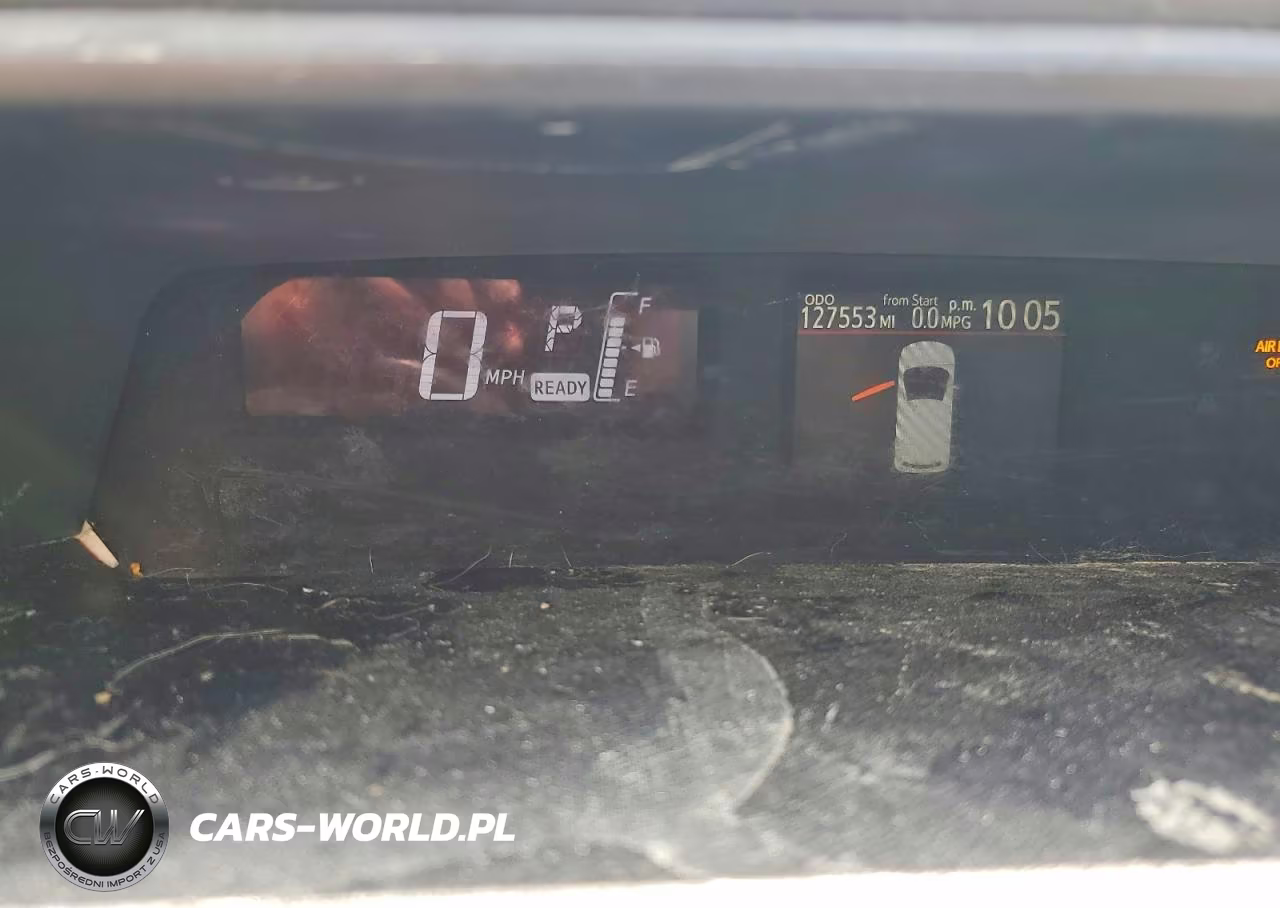 2015 Toyota Prius C Two VIN:JTDKDTB30F1101824 - 9