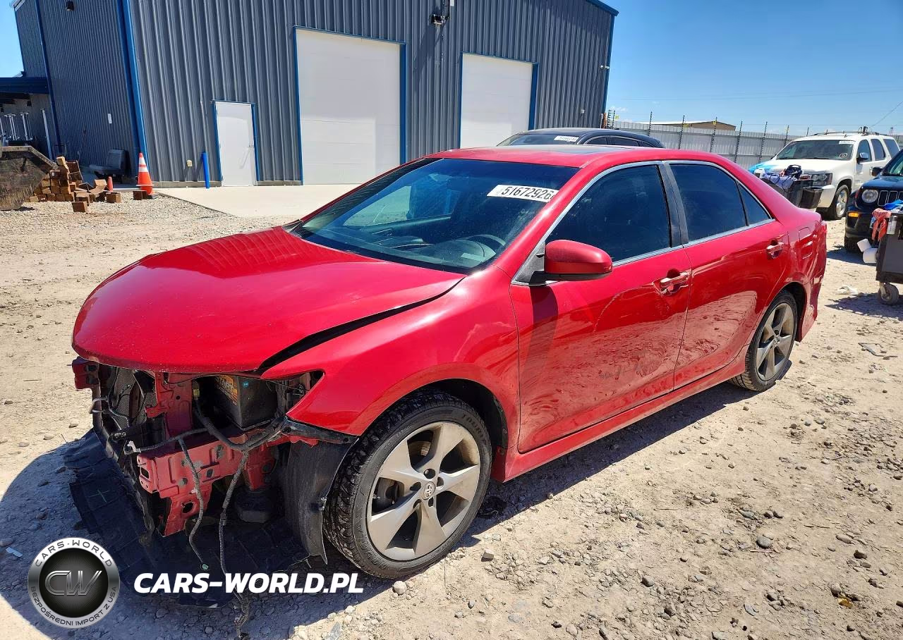 2014 Toyota Camry Se Sport – zdjęcie 1 z 13