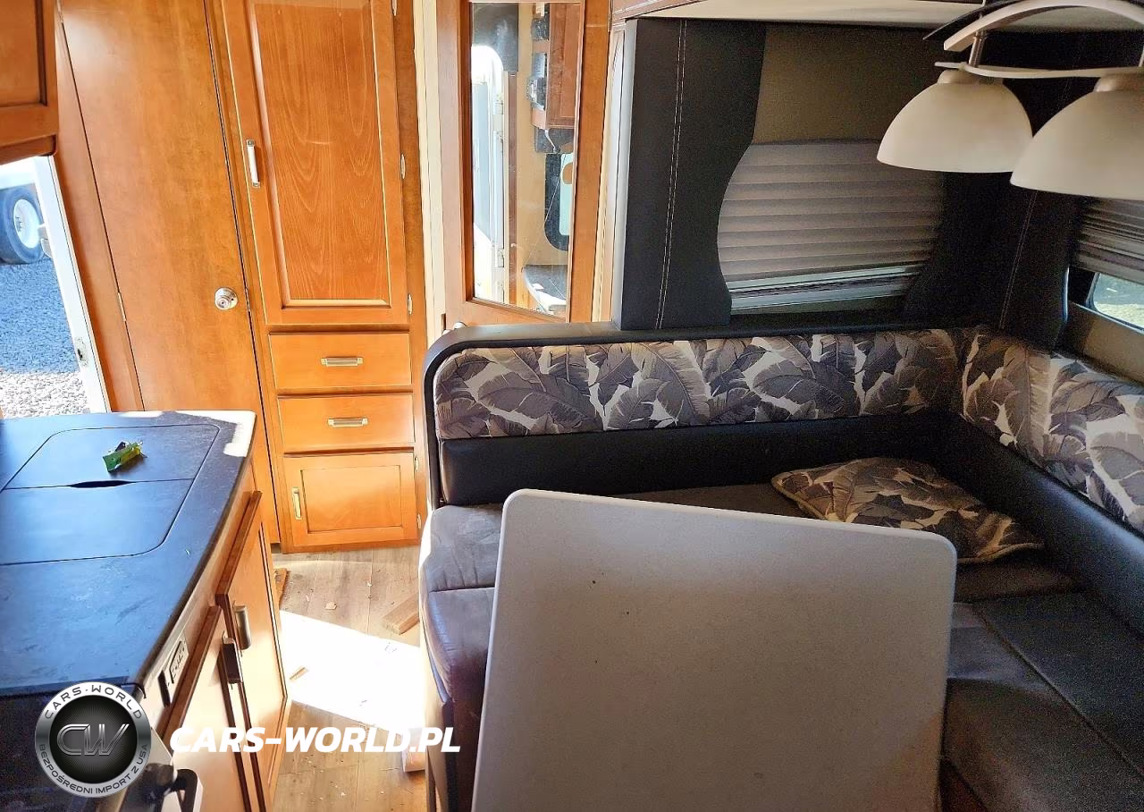 2018 Lance Recreational Vehicle (Rv) VIN:56YTT1620JL322902 - 5
