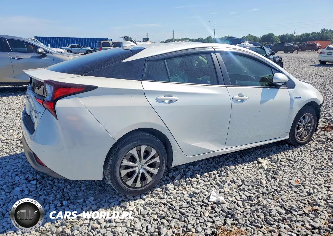2021 Toyota Prius L Eco VIN:JTDKAMFU8M3146996 - 3