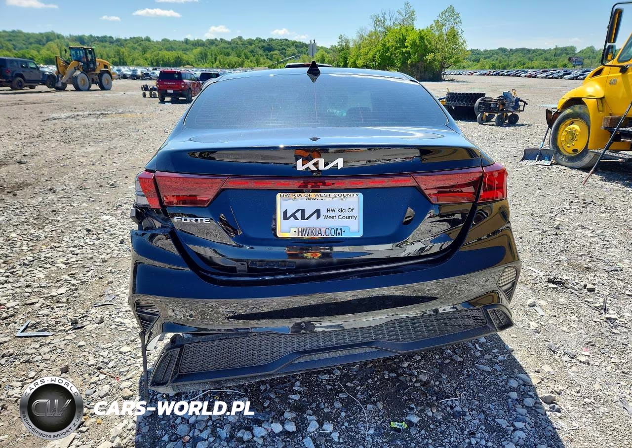 2022 Kia Forte Lxs VIN:3KPF24AD2NE450325 - 6