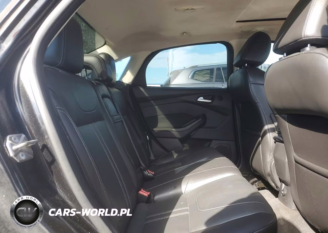 2013 Ford Focus Titanium VIN:1FADP3J21DL300073 - 10