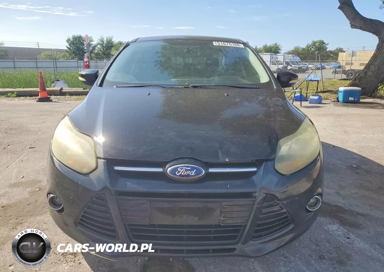 2013 Ford Focus Titanium VIN:1FADP3J21DL300073 - 5