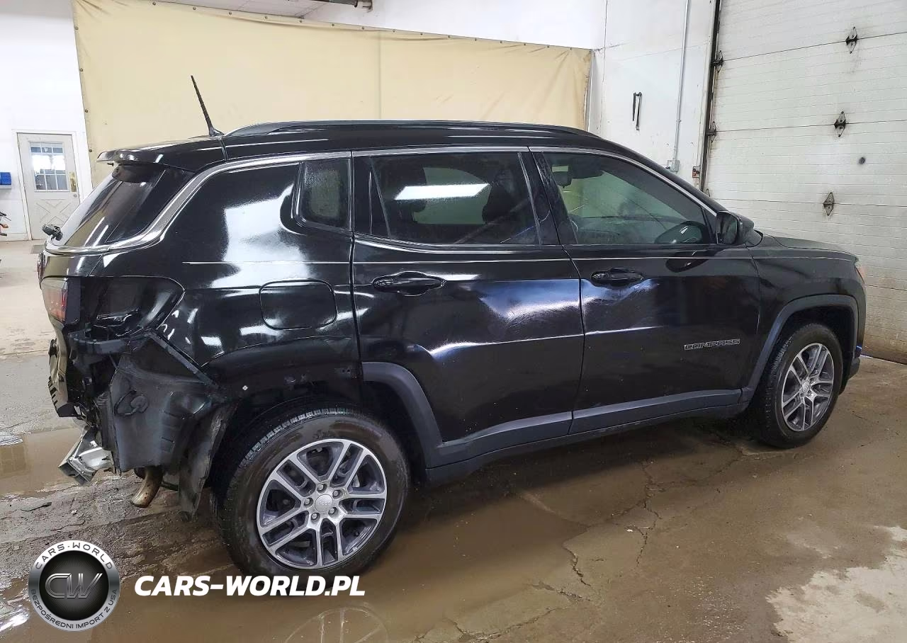 2018 Jeep Compass Latitude VIN:3C4NJCBB8JT374654 - 3