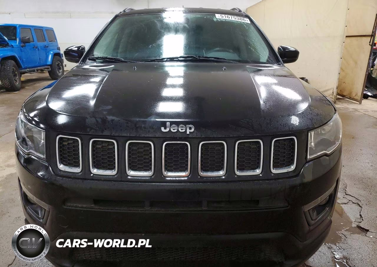 2018 Jeep Compass Latitude VIN:3C4NJCBB8JT374654 - 5