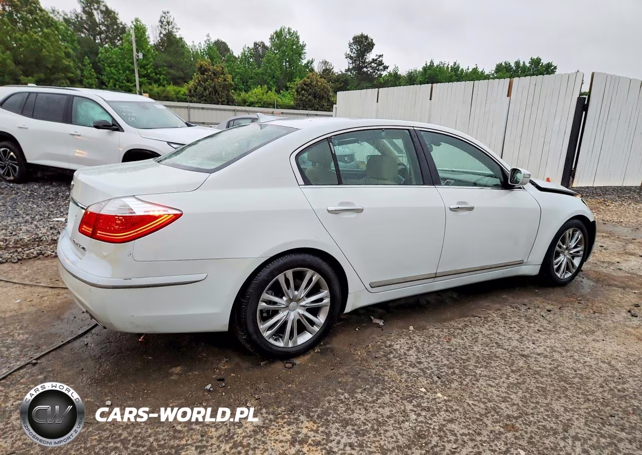 2011 Hyundai Genesis 4.6L VIN:KMHGC4DF2BU139615 - 3