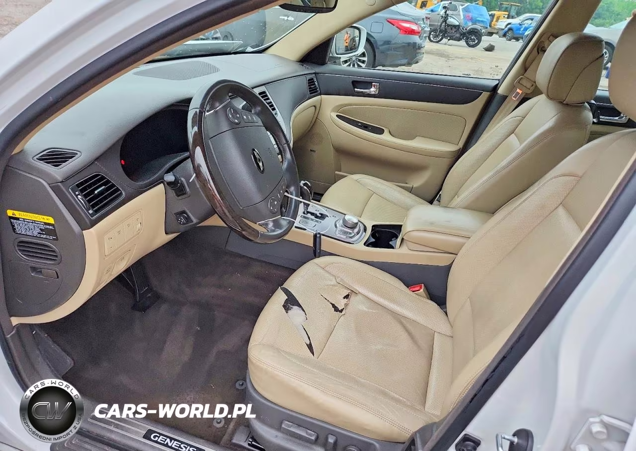2011 Hyundai Genesis 4.6L VIN:KMHGC4DF2BU139615 - 7