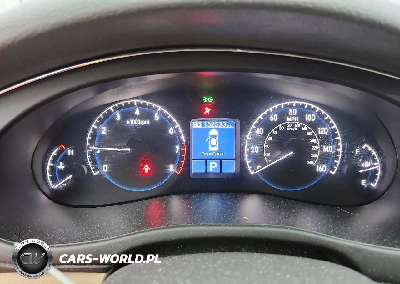 2011 Hyundai Genesis 4.6L VIN:KMHGC4DF2BU139615 - 9