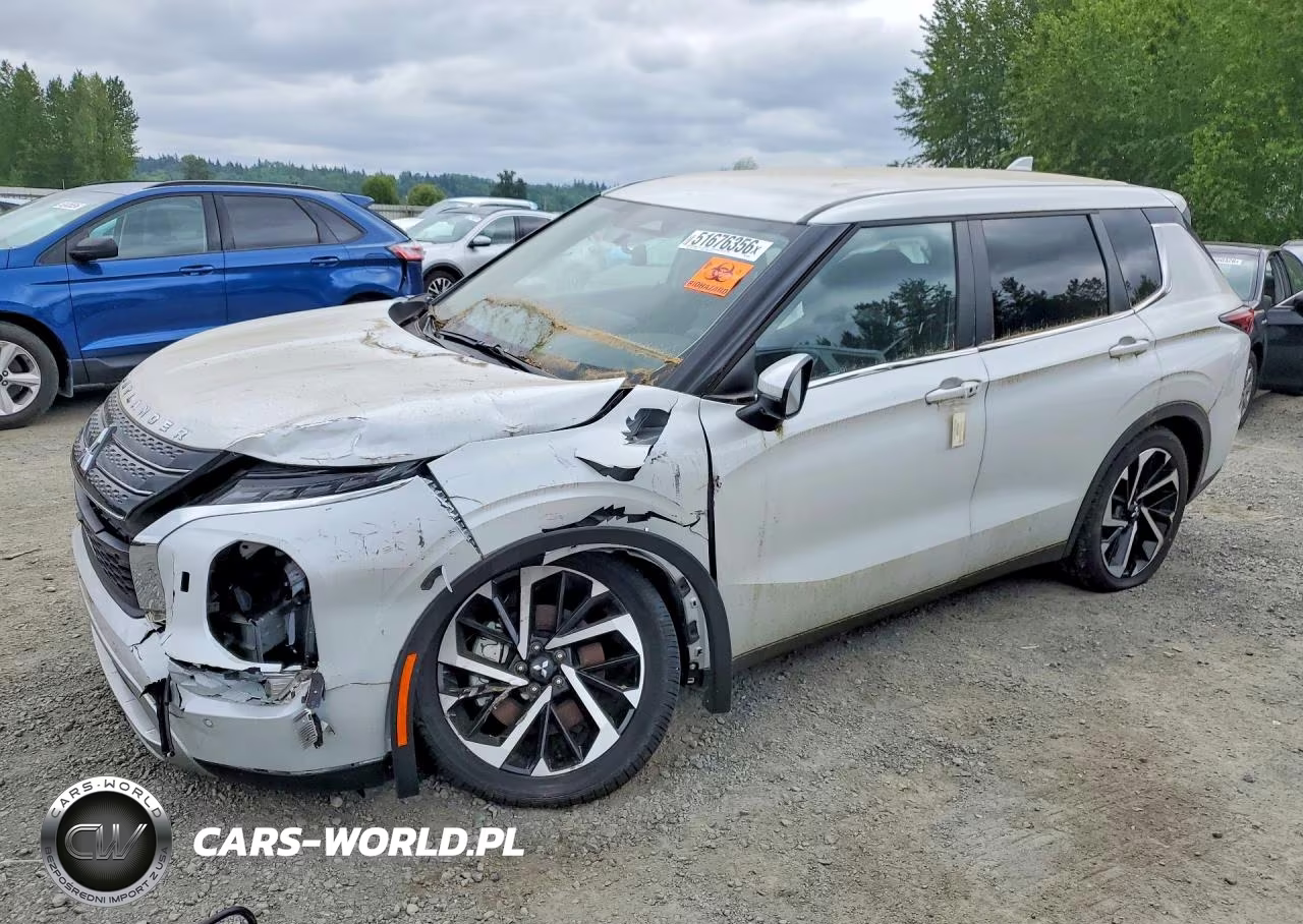 2023 Mitsubishi Outlander Se