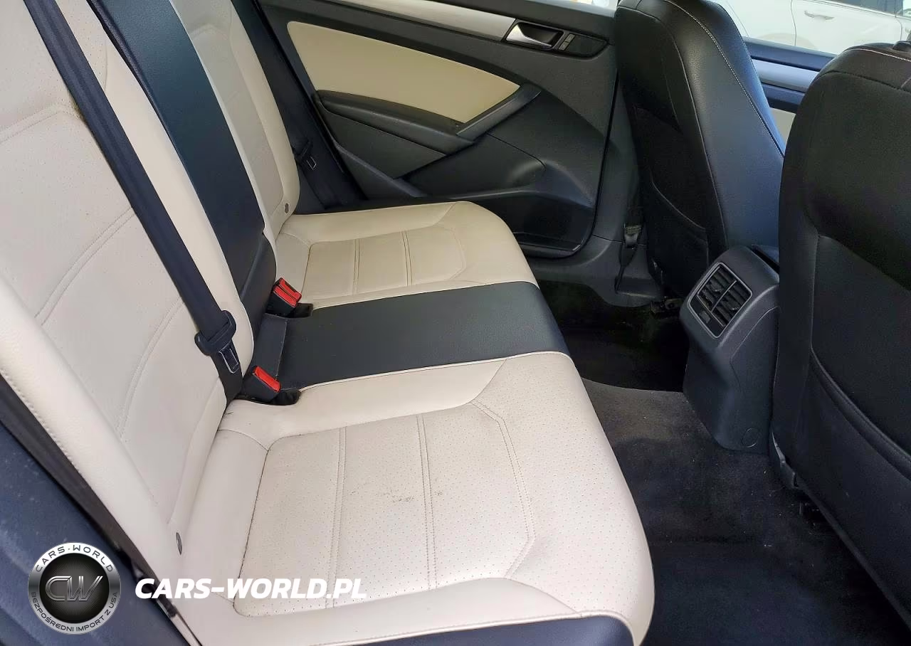 2015 Volkswagen Passat Se VIN:1VWBV7A38FC048829 - 10