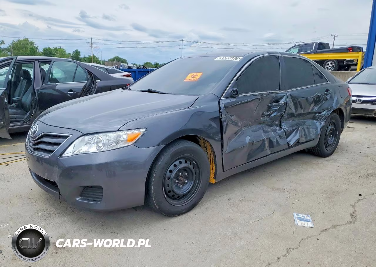 2011 Toyota Camry Le – zdjęcie 1 z 12