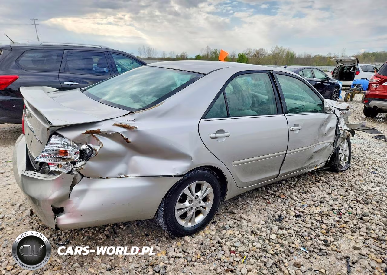 2004 Toyota Camry Le V6 VIN:4T1BF32K24U575928 - 3
