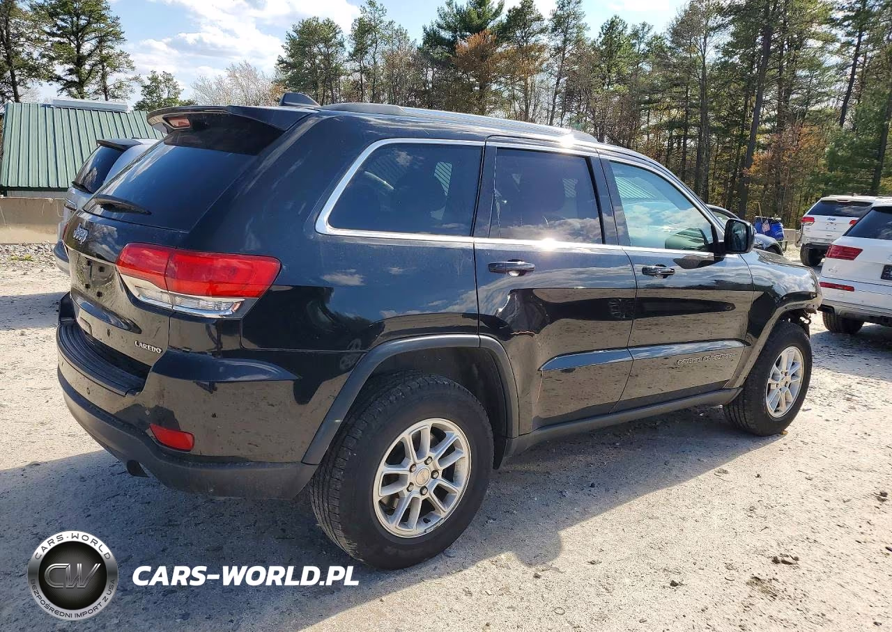 2018 Jeep Grand Cherokee Laredo VIN:1C4RJFAG5JC506930 - 3