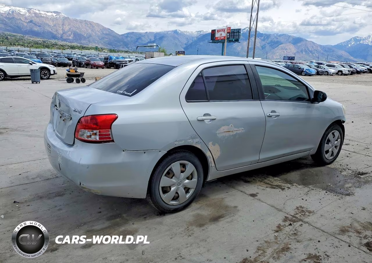 2008 Toyota Yaris Base VIN:JTDBT903381242818 - 3