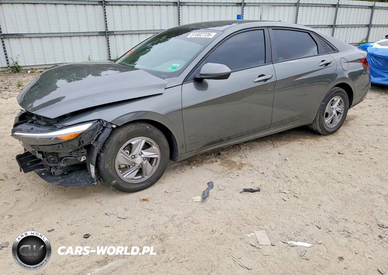 2025 Hyundai Elantra Se – zdjęcie 1 z 12