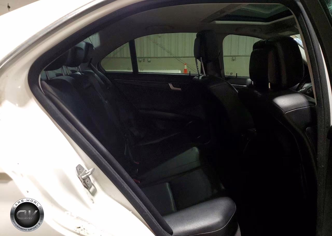 2013 Mercedes-Benz C 300 4Matic VIN:WDDGF8AB7DA829584 - 10