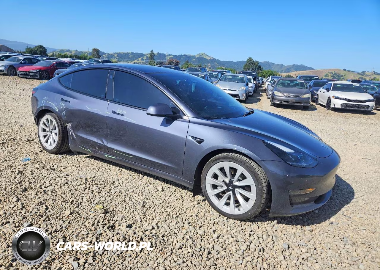 2023 Tesla Model 3 VIN:5YJ3E1EB0PF711871 - 4