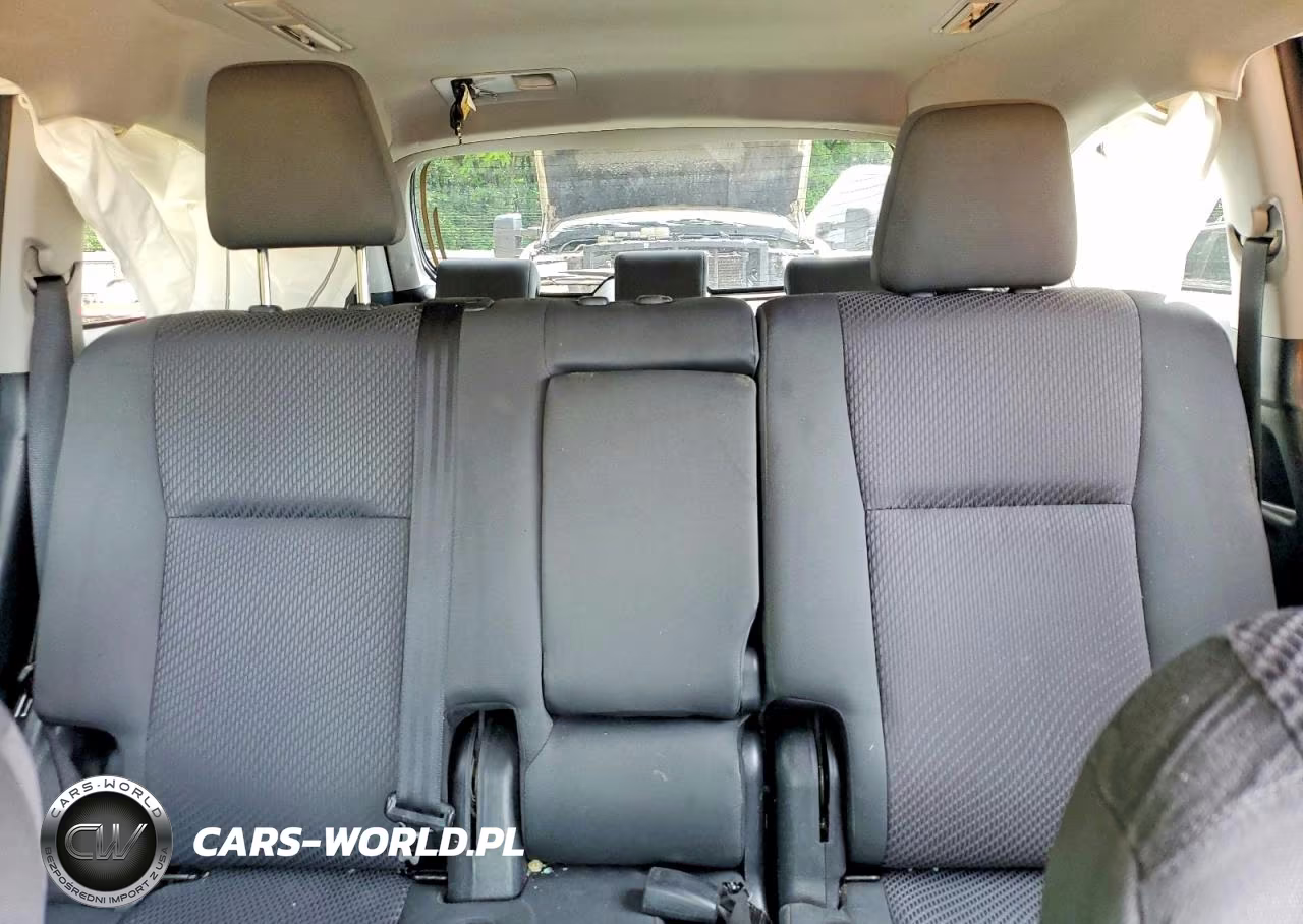 2019 Toyota Highlander Le VIN:5TDZARFH1KS049942 - 10
