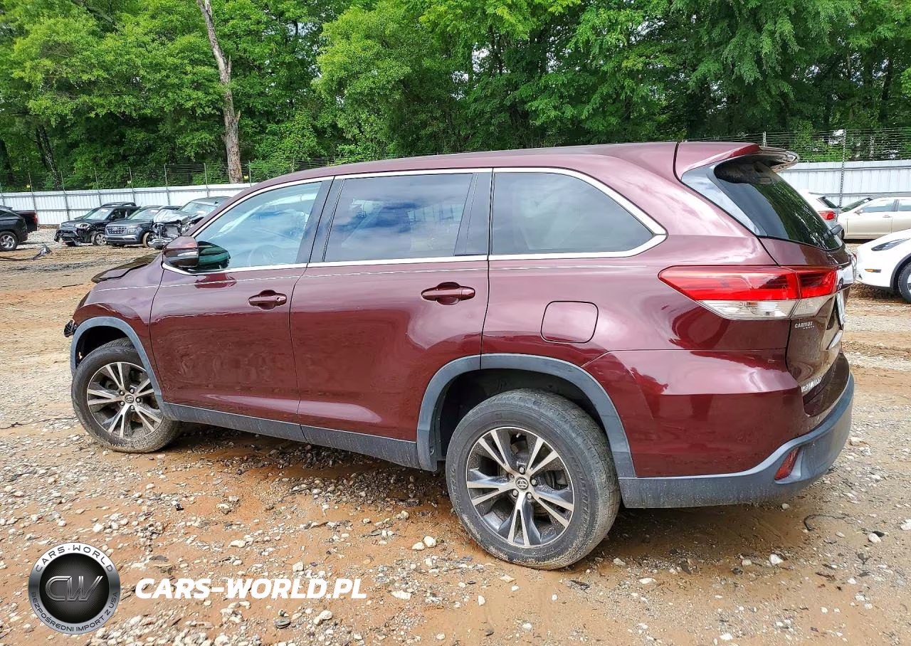 2019 Toyota Highlander Le VIN:5TDZARFH1KS049942 - 2