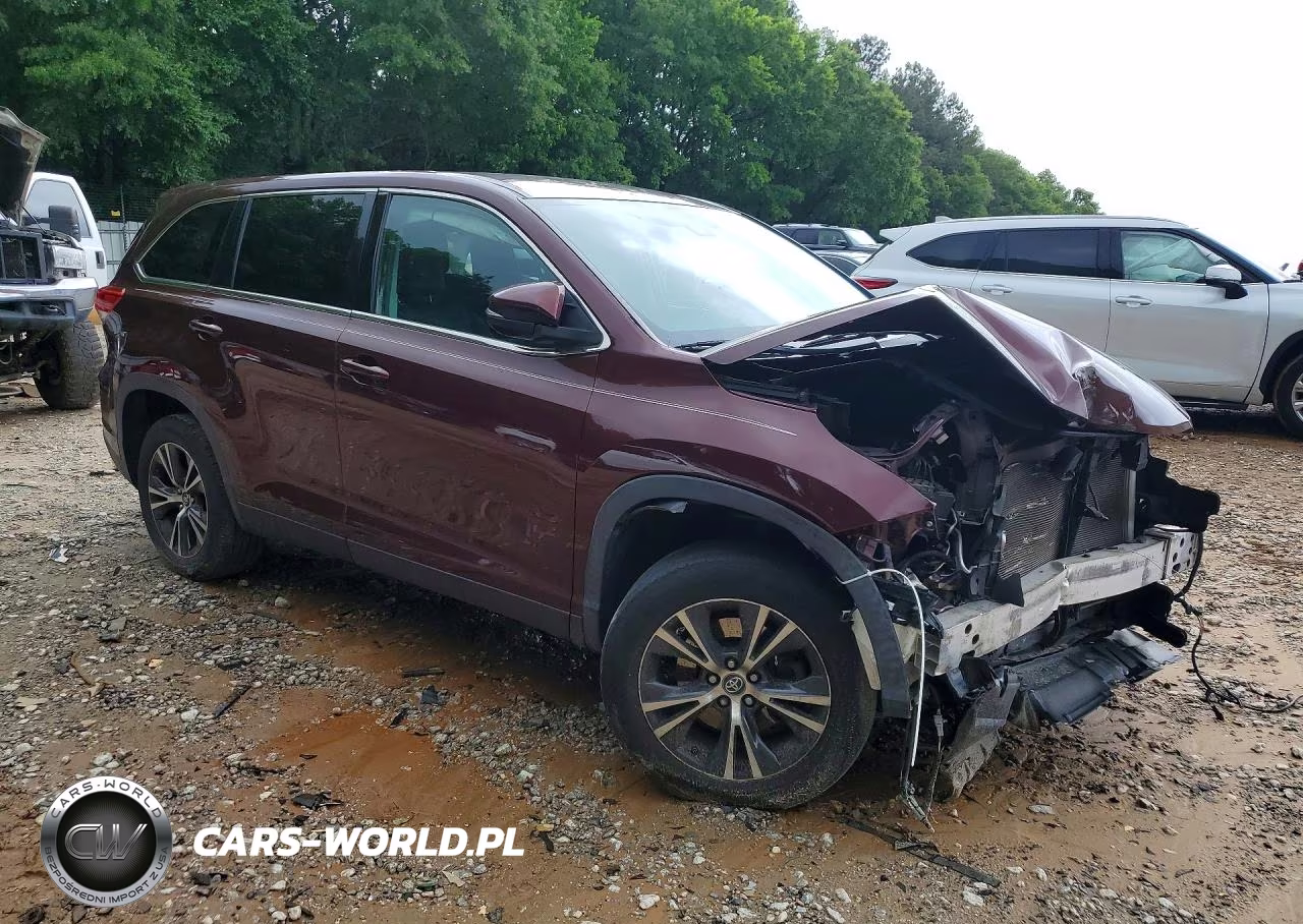 2019 Toyota Highlander Le VIN:5TDZARFH1KS049942 - 4