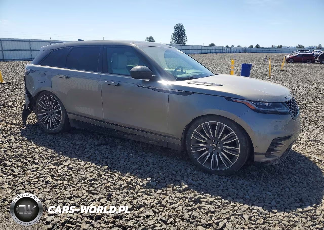2018 Land Rover Range Rover Velar R-Dynamic Hse VIN:SALYM2RV4JA757201 - 4