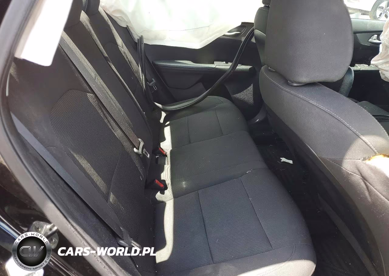 2019 Kia Forte Lxs VIN:3KPF24AD2KE095801 - 10