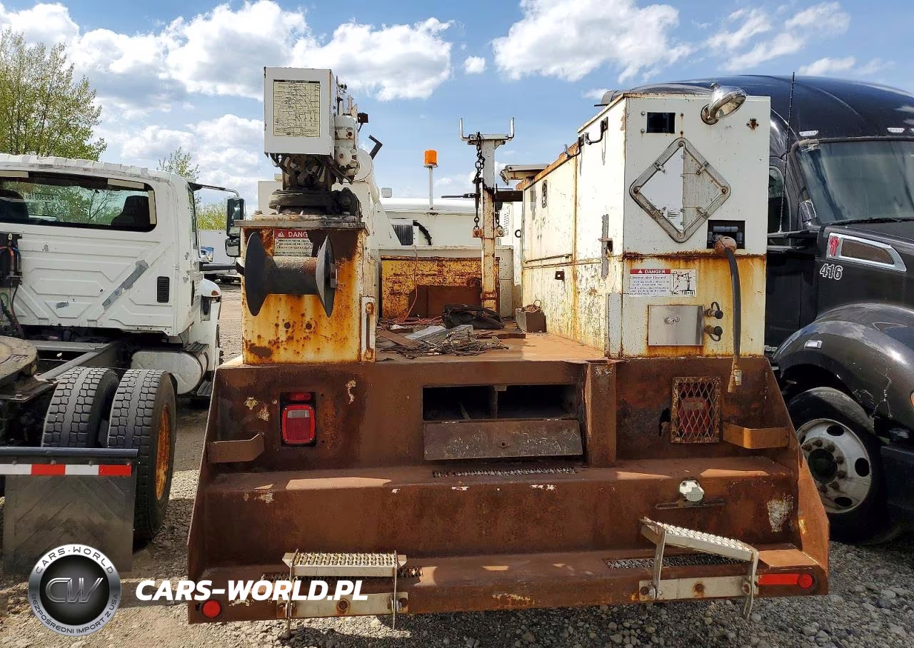 2007 Freightliner Business Class M2 Railroad Service Truck VIN:1FVACXCSX7HX24750 - 10