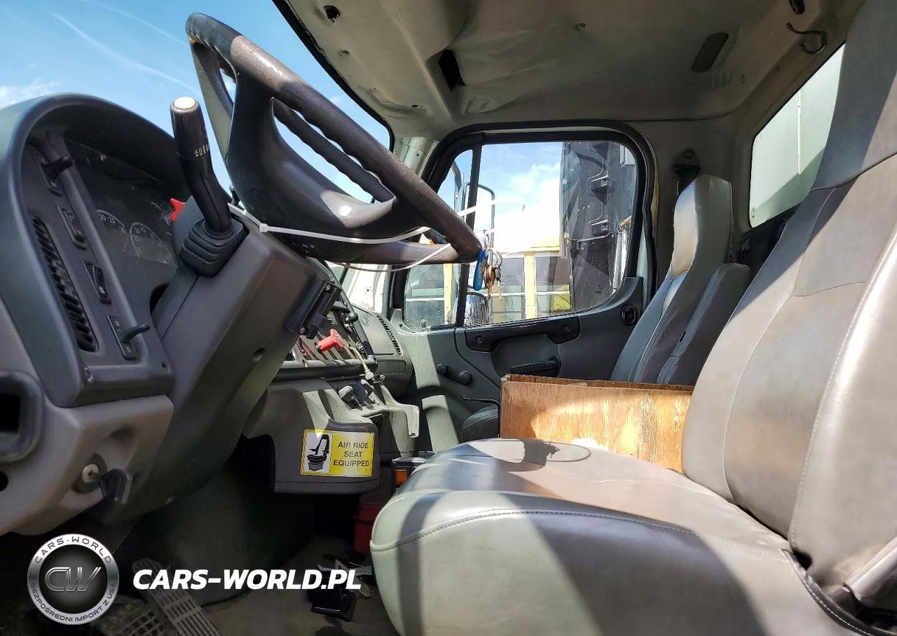 2007 Freightliner Business Class M2 Railroad Service Truck VIN:1FVACXCSX7HX24750 - 7