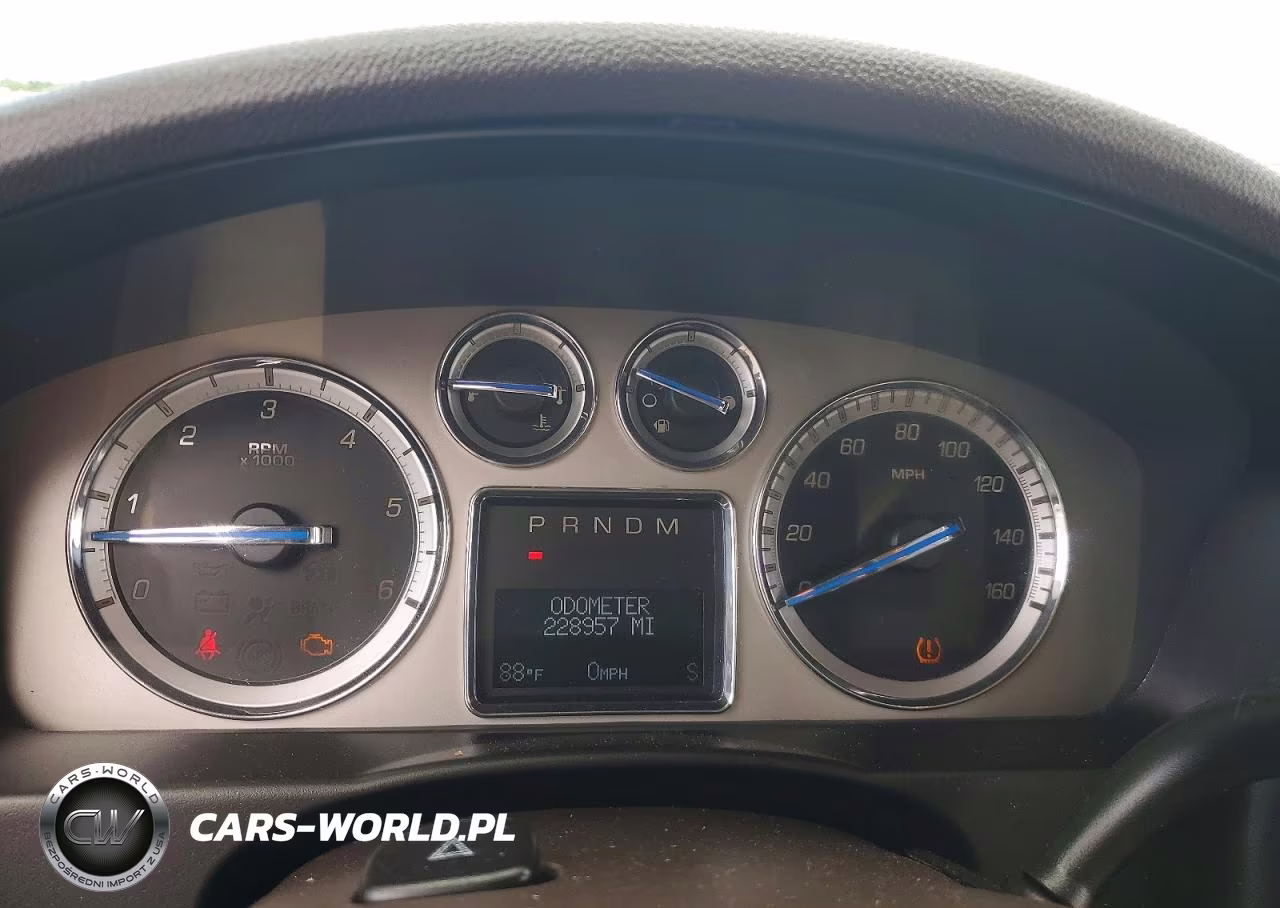 2010 Cadillac Escalade Luxury VIN:1GYUKBEF5AR279182 - 9