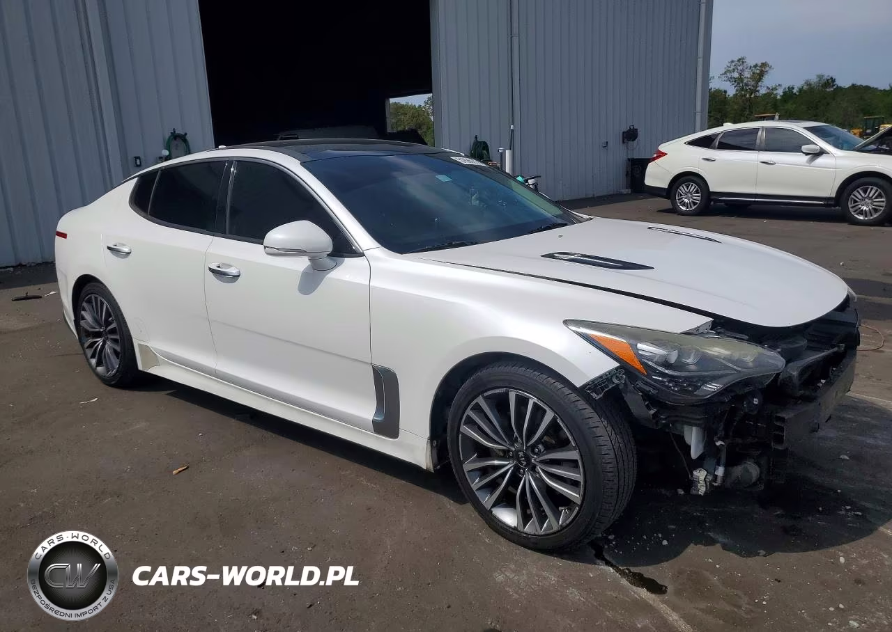 2018 Kia Stinger Premium VIN:KNAE25LA0J6022724 - 4