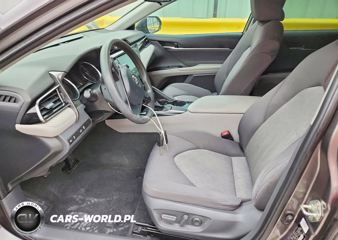2020 Toyota Camry Le VIN:4T1C11AK2LU998676 - 7