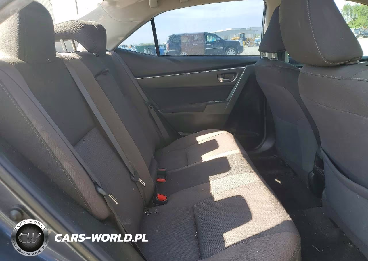 2018 Toyota Corolla Le VIN:5YFBURHE2JP842282 - 10
