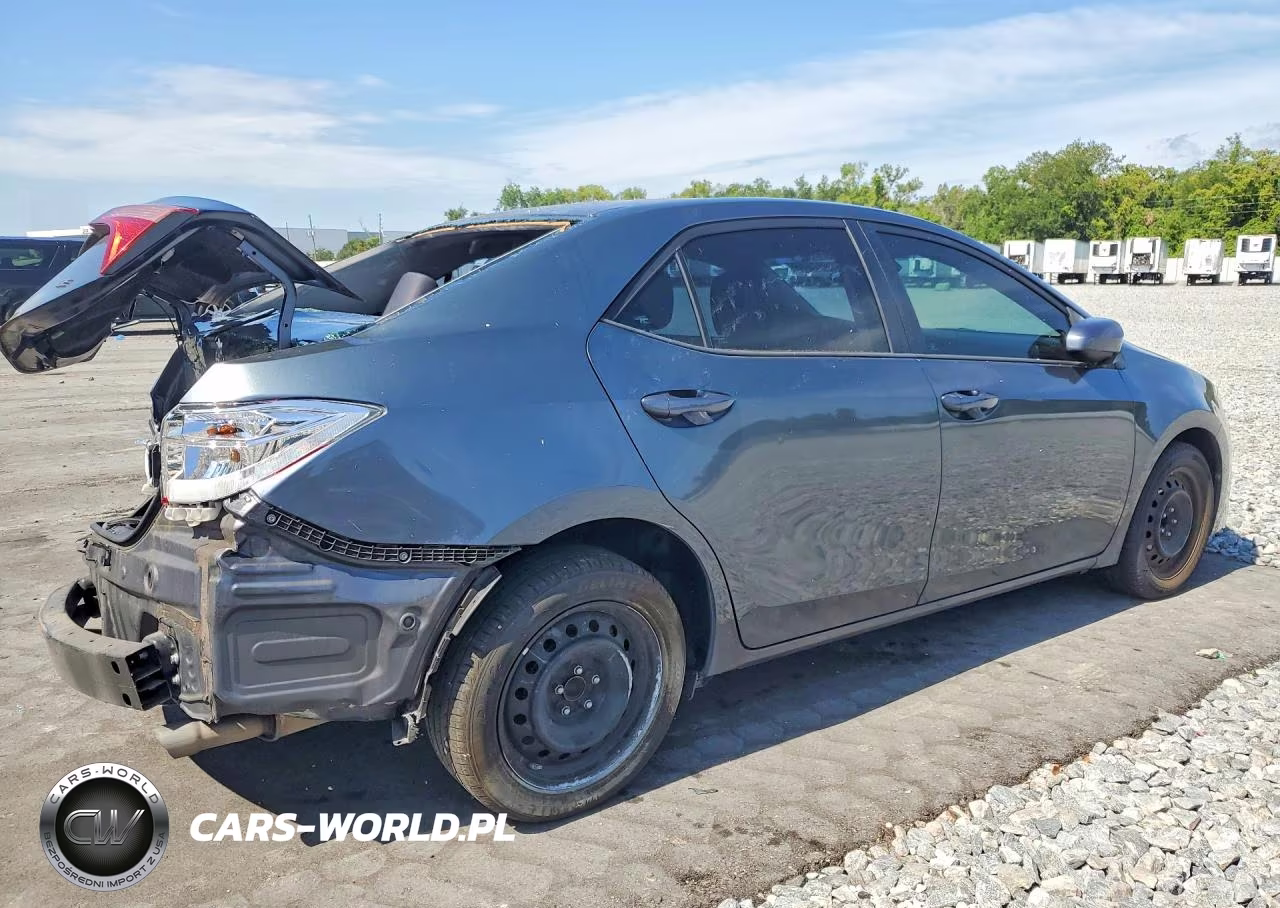 2018 Toyota Corolla Le VIN:5YFBURHE2JP842282 - 3