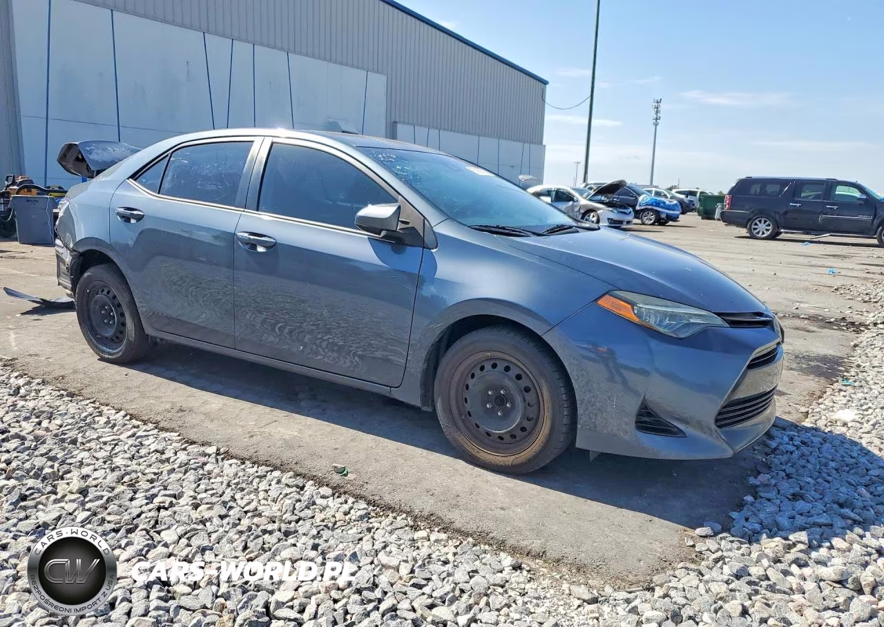 2018 Toyota Corolla Le VIN:5YFBURHE2JP842282 - 4