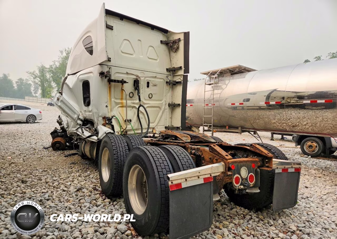 2018 Freightliner Cascadia 126 Semi Truck VIN:3AKJHHDR7JSJW0118 - 3
