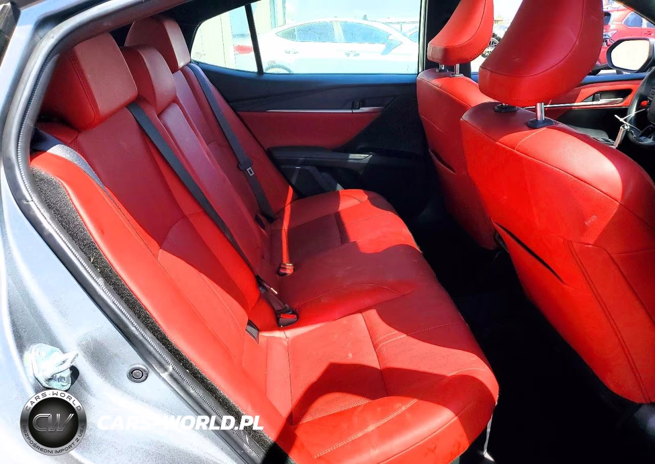 2025 Toyota Camry Xse VIN:4T1DAACK2SU586984 - 10