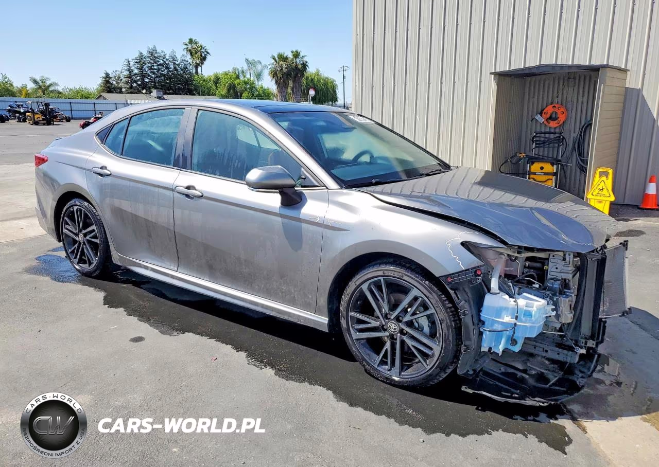 2025 Toyota Camry Xse VIN:4T1DAACK2SU586984 - 4