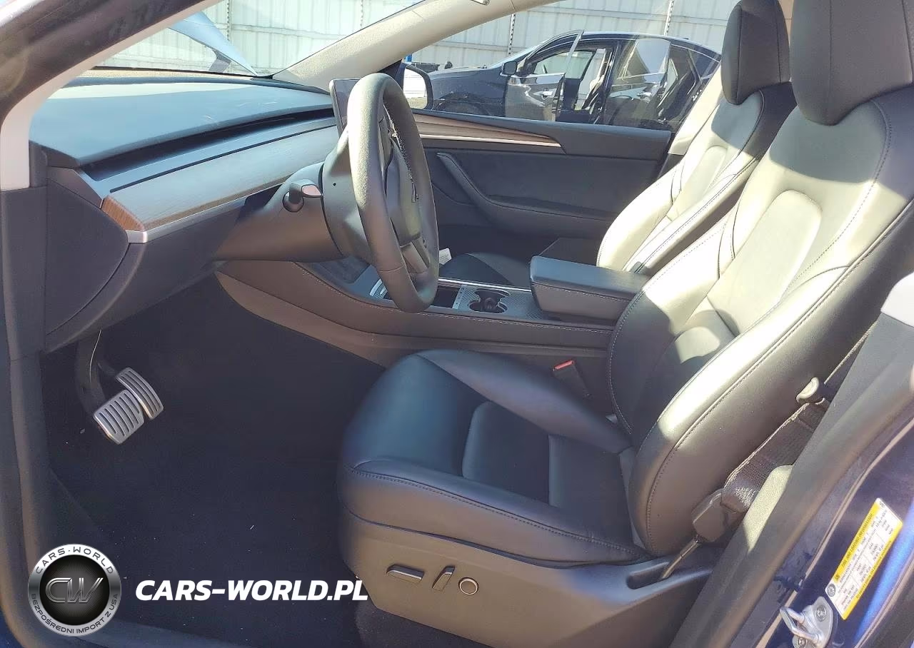 2024 Tesla Model Y VIN:7SAYGDEF9RF154551 - 7