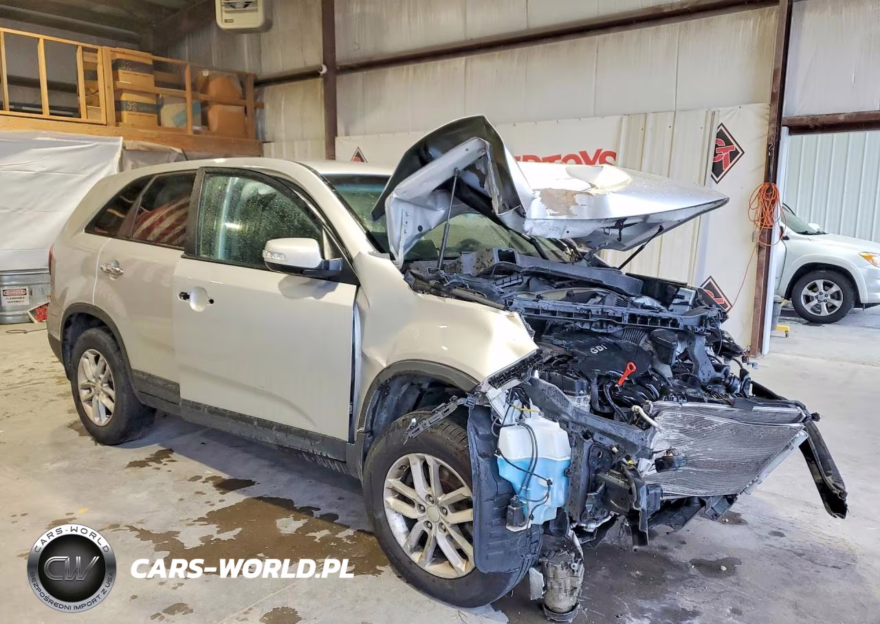 2014 Kia Sorento Lx VIN:5XYKT3A6XEG520258 - 4