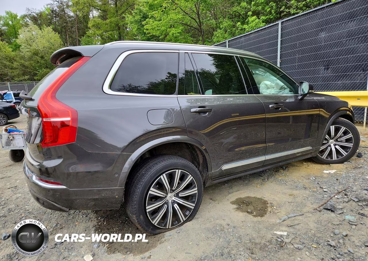 2023 Volvo Xc90 Plus VIN:YV40621N7P1983166 - 3
