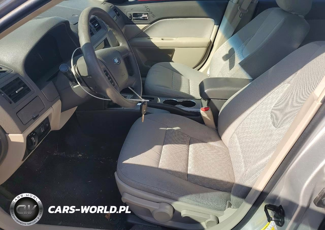 2012 Ford Fusion S VIN:3FAHP0GA8CR258967 - 7