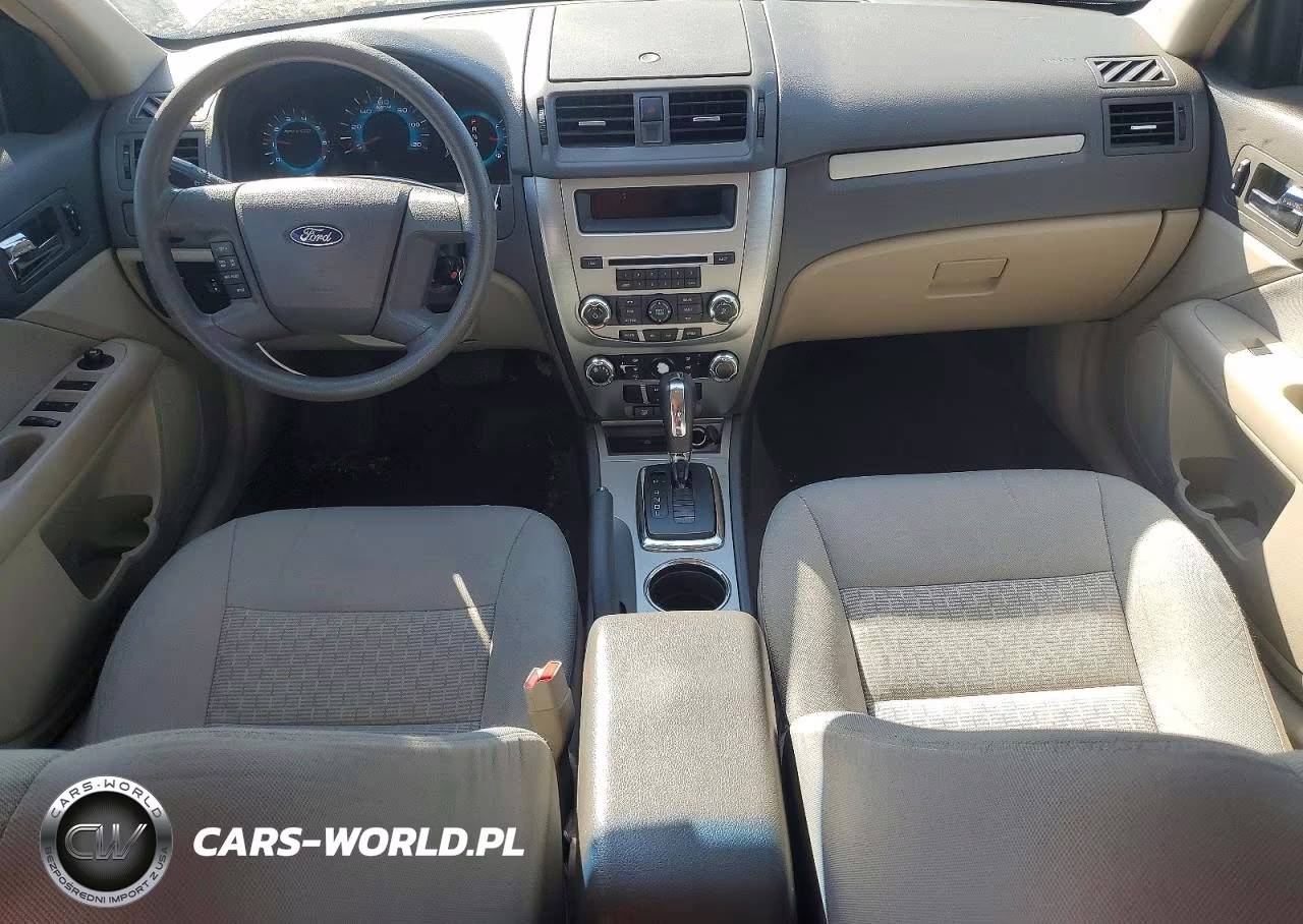 2012 Ford Fusion S VIN:3FAHP0GA8CR258967 - 8