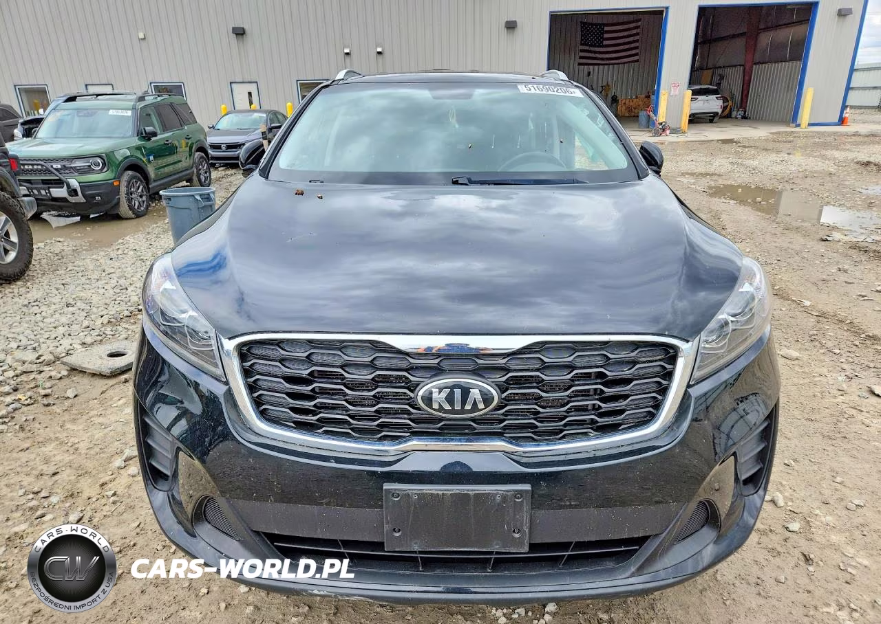 2019 Kia Sorento Lx VIN:5XYPG4A3XKG447975 - 5