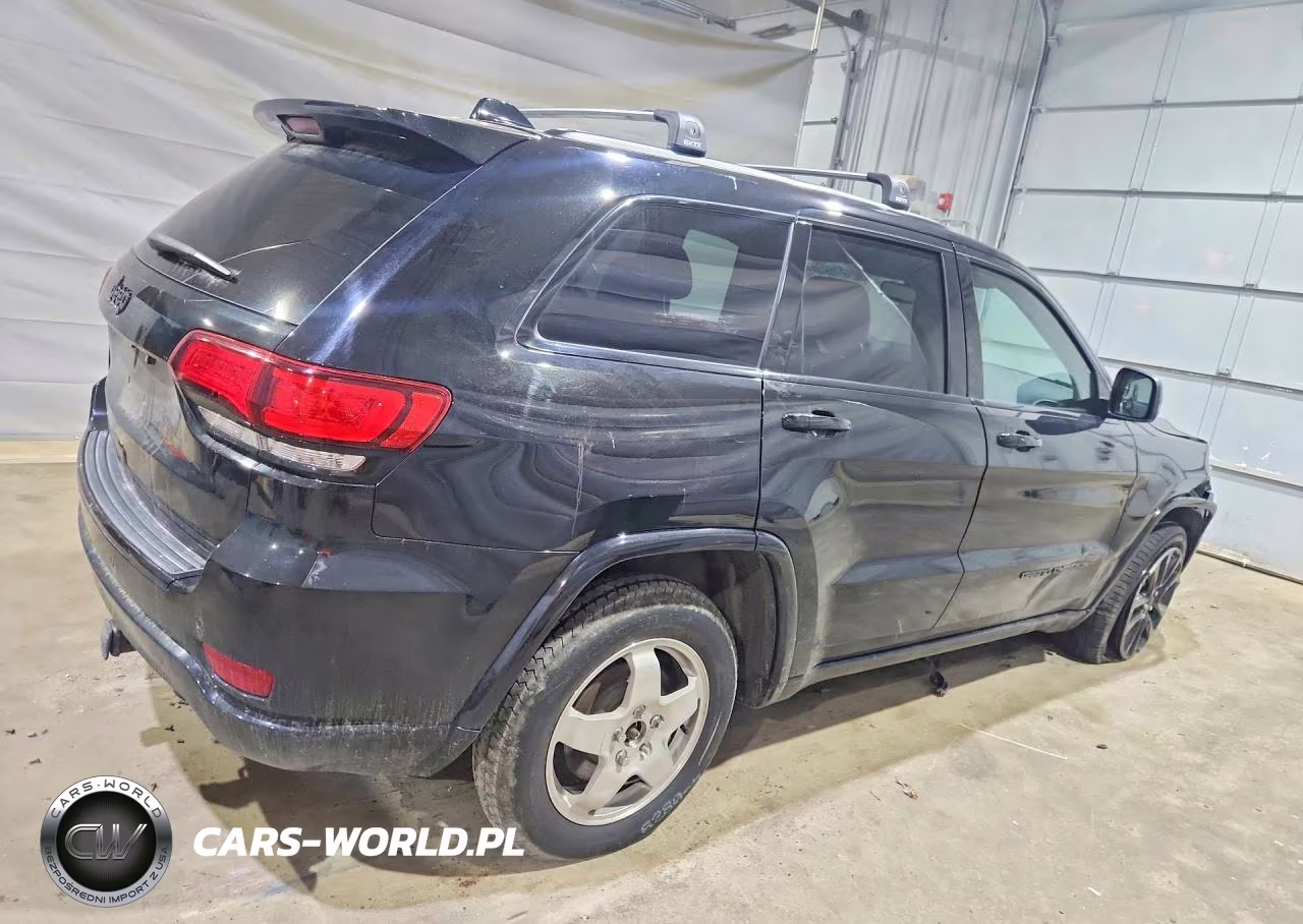 2018 Jeep Grand Cherokee Laredo VIN:1C4RJFAG9JC227710 - 3