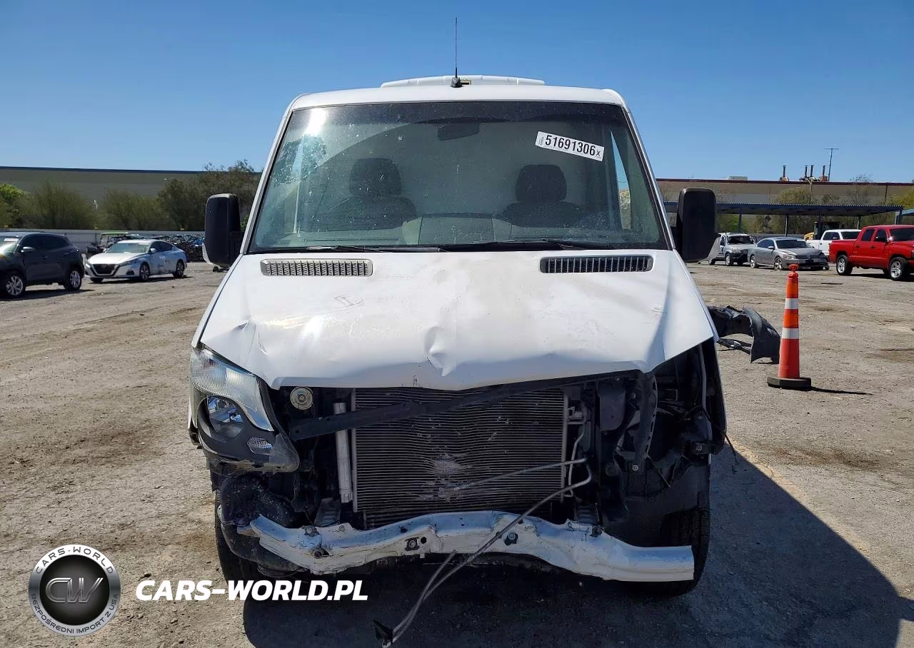 2017 Mercedes-Benz Sprinter 2500 VIN:WD3PE7CD0HP412181 - 5