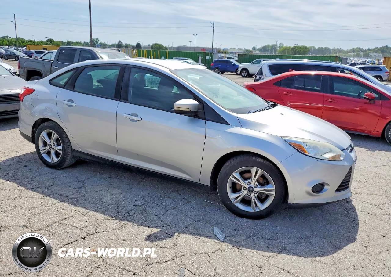 2013 Ford Focus Se VIN:1FADP3F28DL318613 - 4